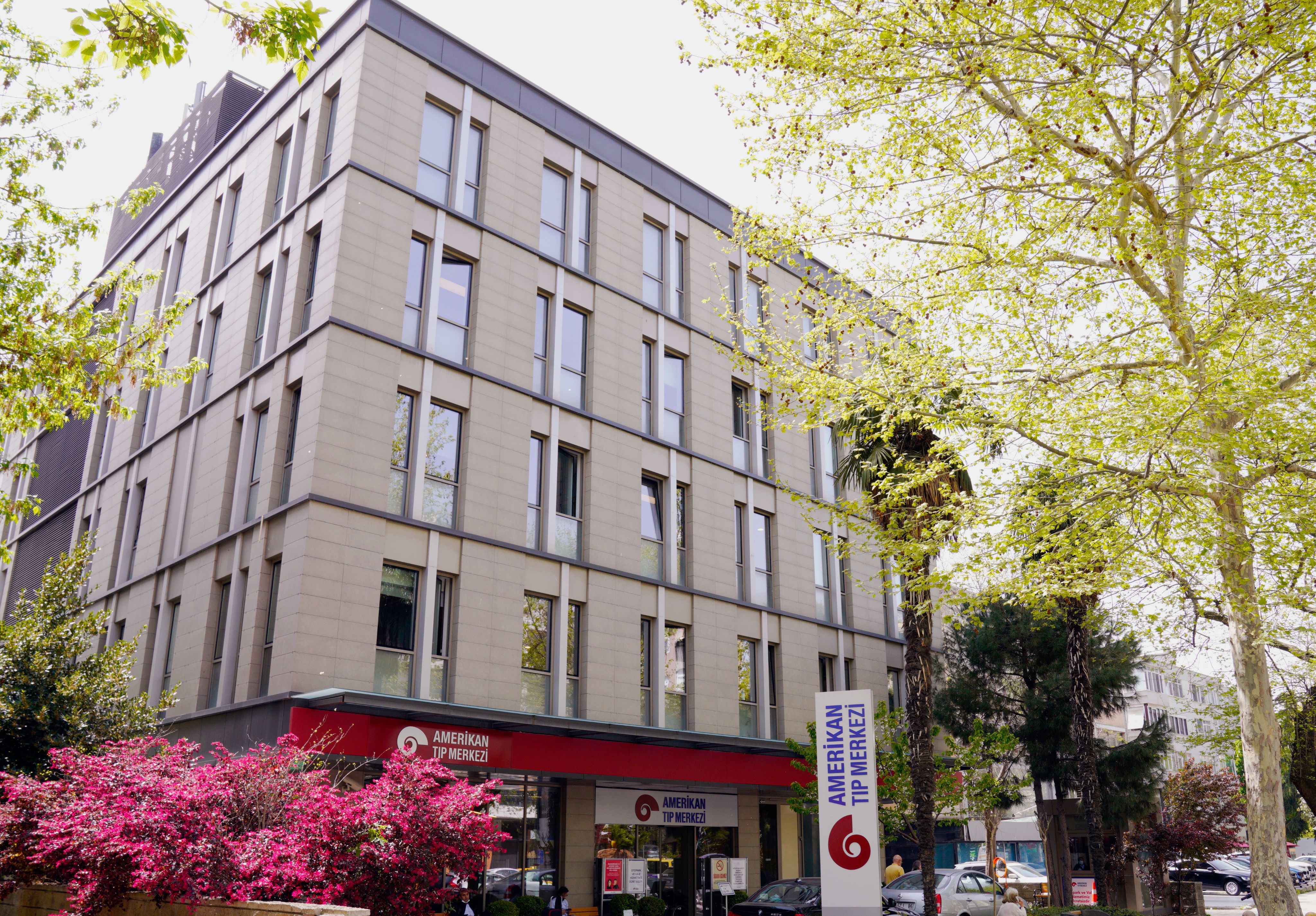 Amerikan Hastanesi logo tasarımları yenilendi.